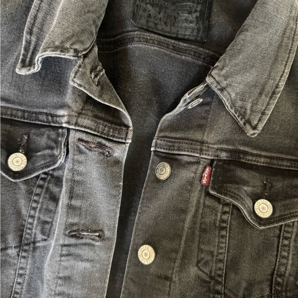 Women’s Classic Black-Wash denim Jacket - Picture 3 of 4